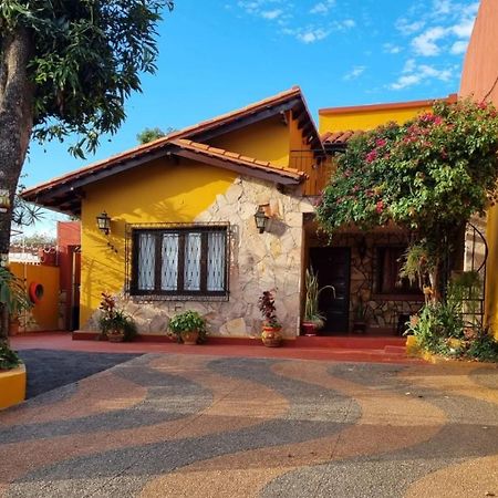 Hostal Mi Lugar Vintage Asuncion Kültér fotó